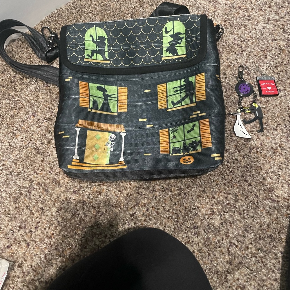 Halloween harvey seatbelt Crossbody Bag